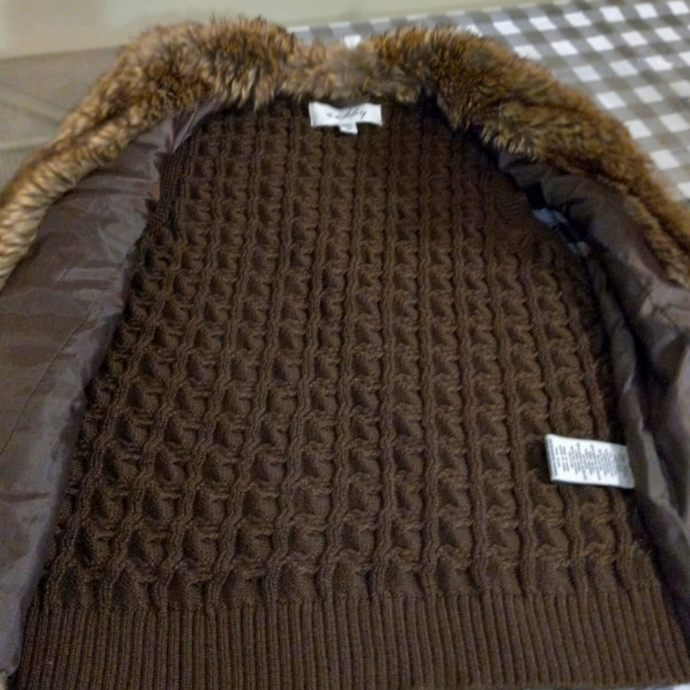 NEW FUR VEST - Picture 3 of 5